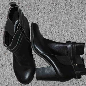 Alfred Sung leather heeled boots